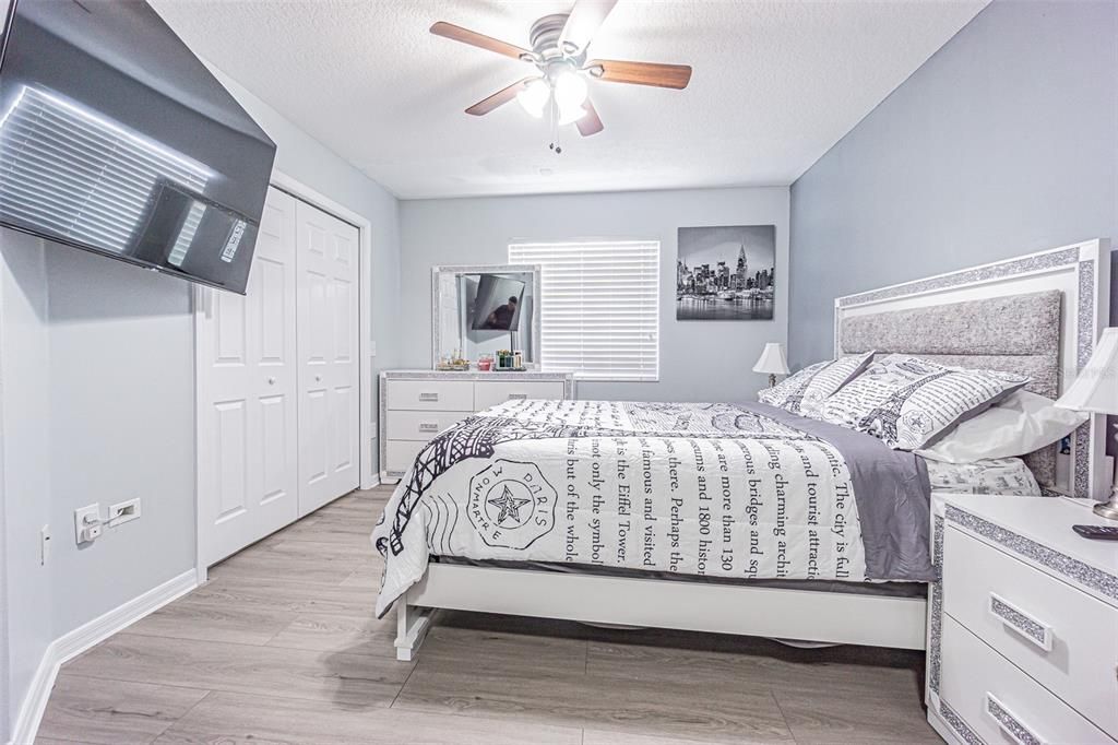 For Sale: $224,900 (2 beds, 2 baths, 1173 Square Feet)