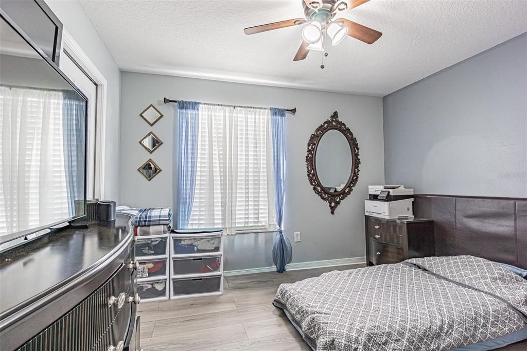 For Sale: $224,900 (2 beds, 2 baths, 1173 Square Feet)