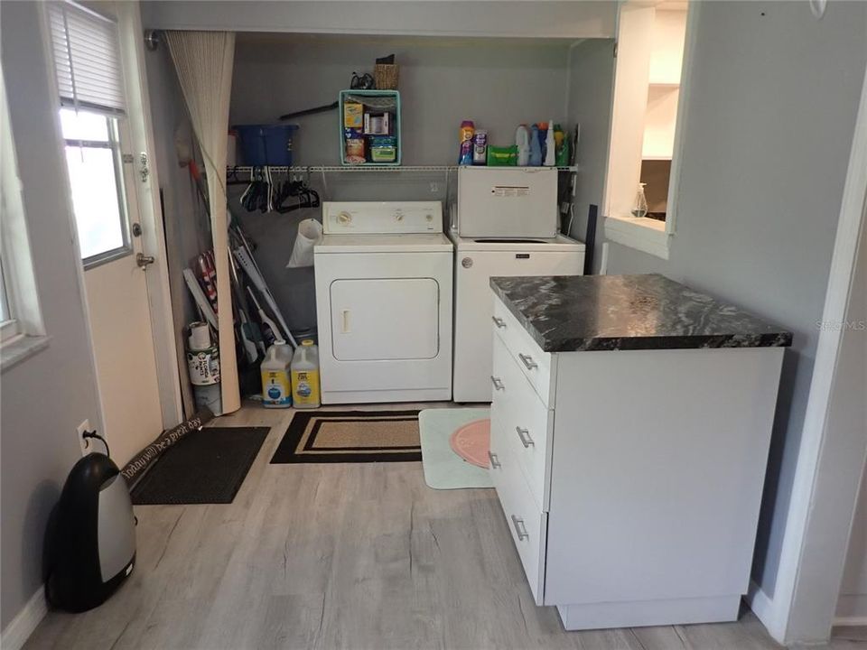На продажу: $89,900 (2 спален, 2 ванн, 919 Квадратных фут)