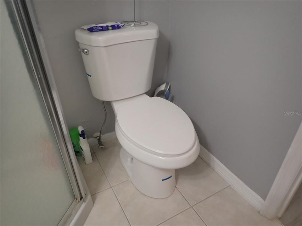 На продажу: $89,900 (2 спален, 2 ванн, 919 Квадратных фут)