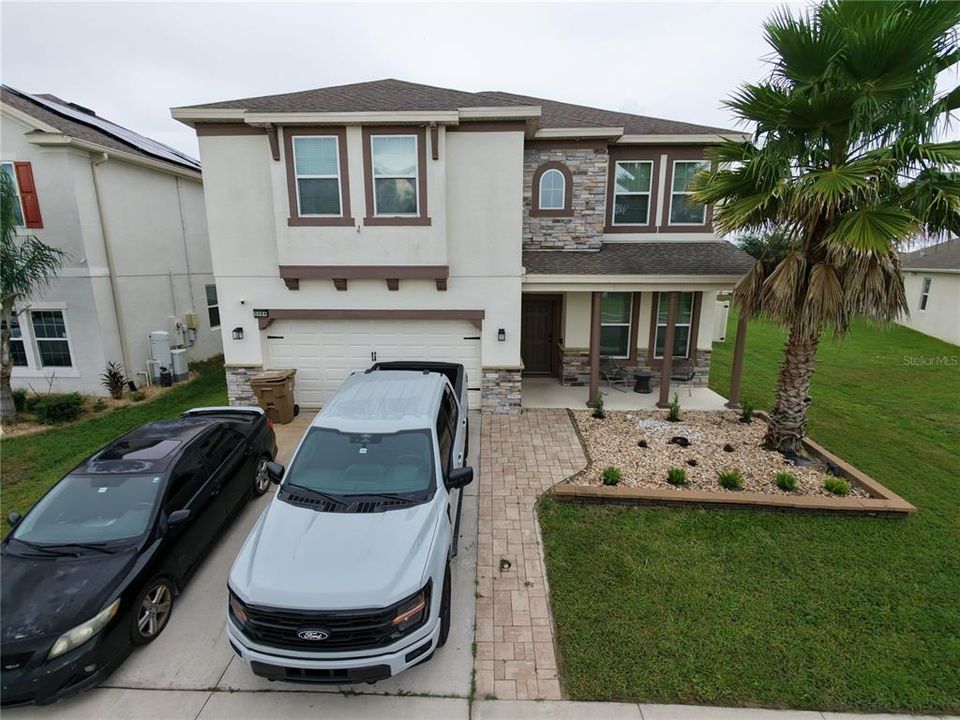 For Rent: $3,200 (5 beds, 3 baths, 2597 Square Feet)