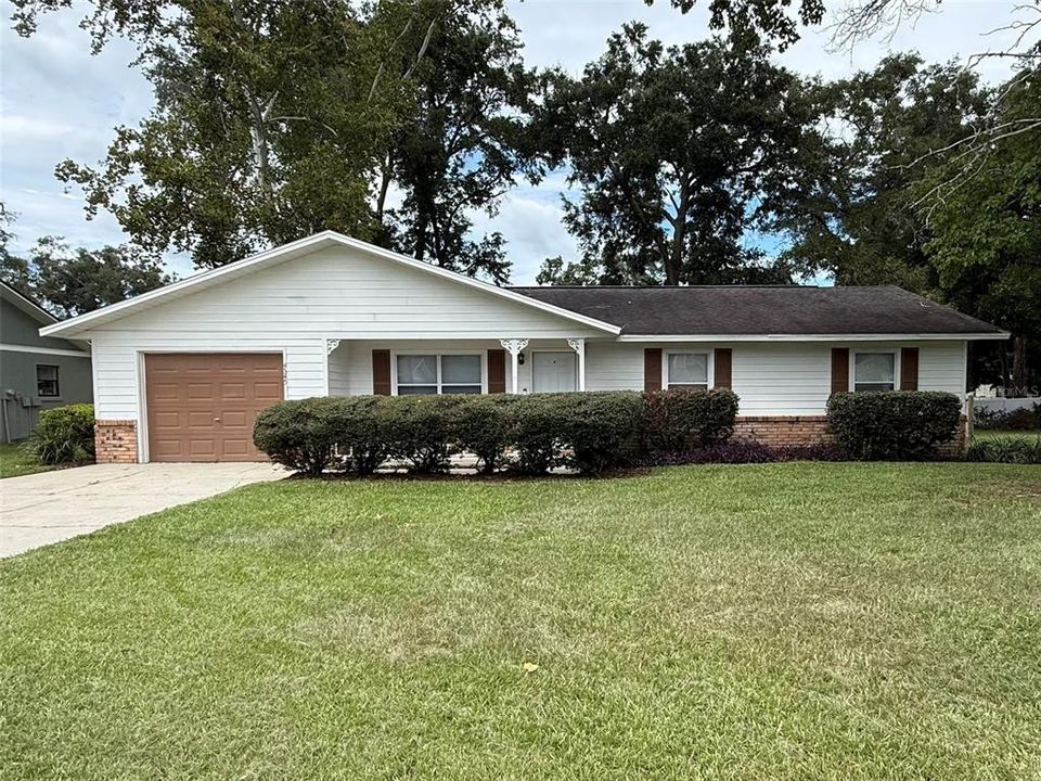 For Rent: $1,800 (3 beds, 2 baths, 1428 Square Feet)