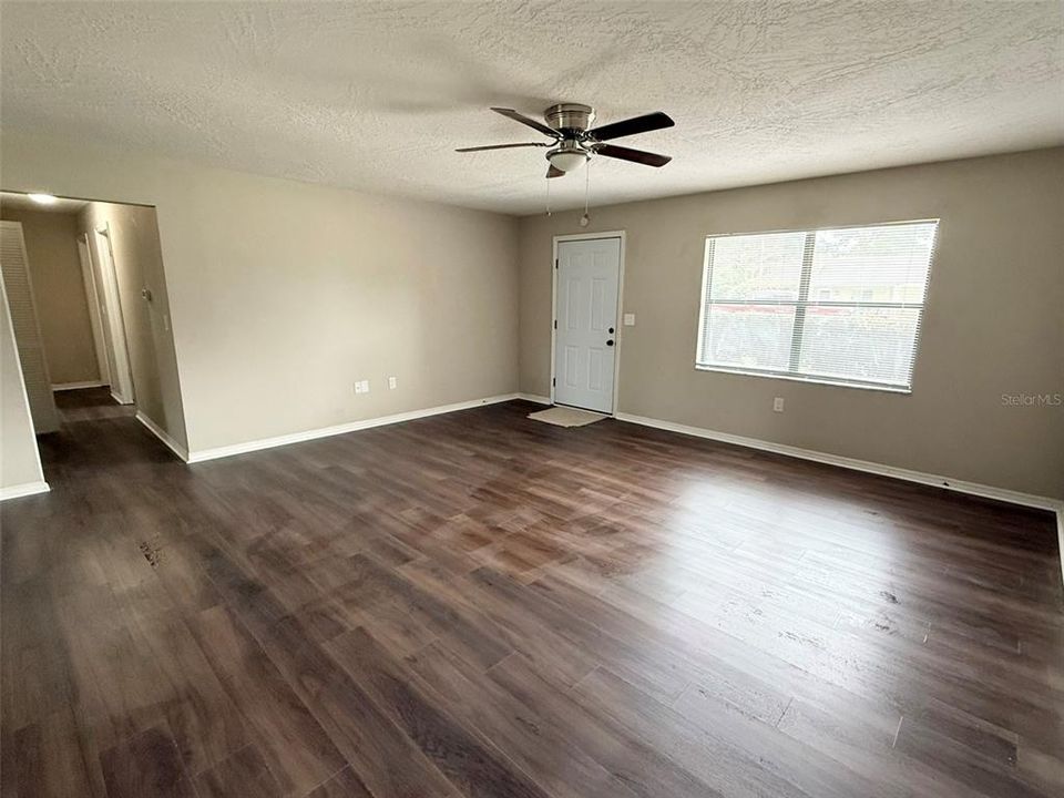For Rent: $1,800 (3 beds, 2 baths, 1428 Square Feet)
