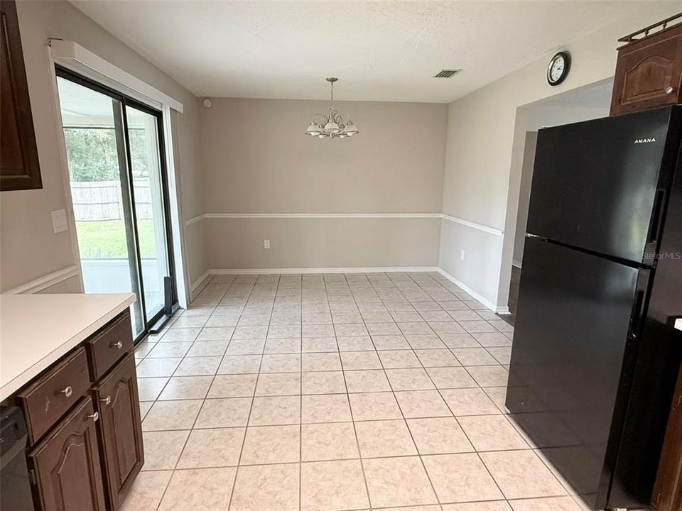 For Rent: $1,800 (3 beds, 2 baths, 1428 Square Feet)
