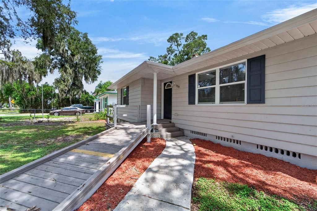 For Sale: $291,000 (3 beds, 2 baths, 1517 Square Feet)