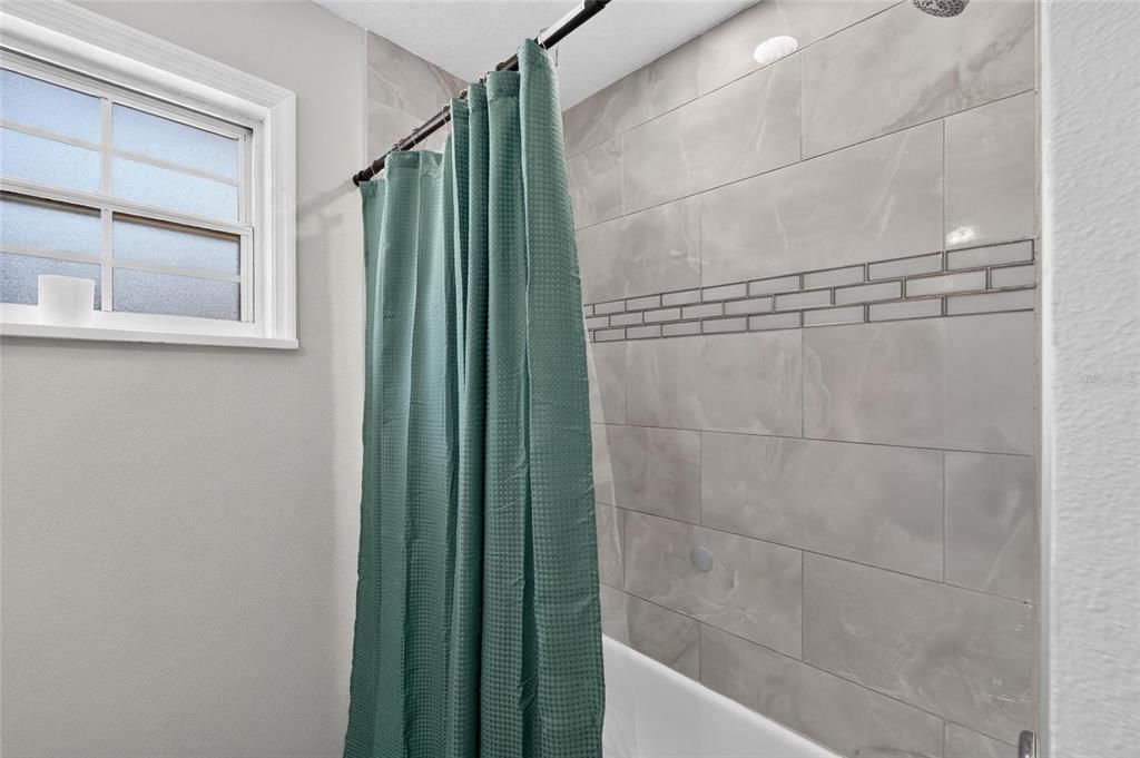For Sale: $291,000 (3 beds, 2 baths, 1517 Square Feet)