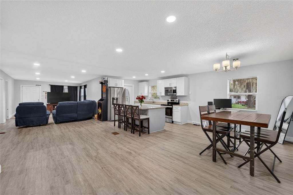 For Sale: $291,000 (3 beds, 2 baths, 1517 Square Feet)