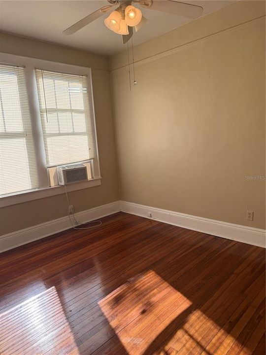 В аренду: $1,350 (3 спален, 1 ванн, 1170 Квадратных фут)