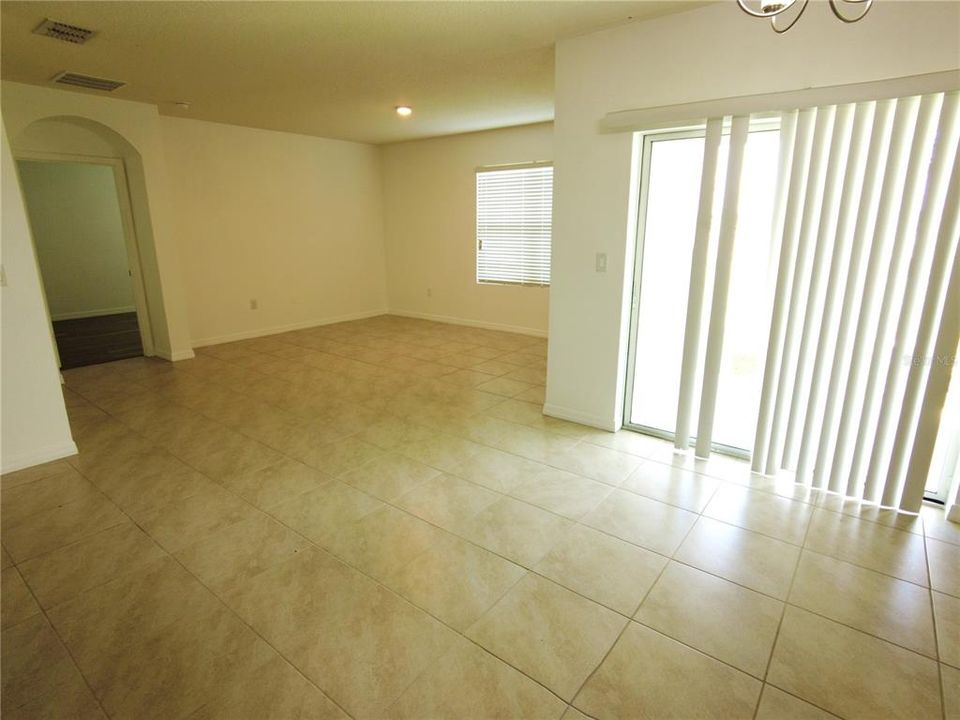 For Rent: $2,400 (4 beds, 2 baths, 1846 Square Feet)