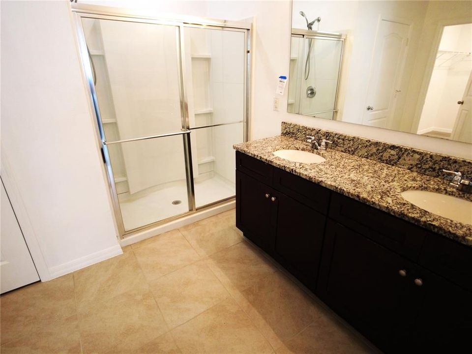 For Rent: $2,400 (4 beds, 2 baths, 1846 Square Feet)