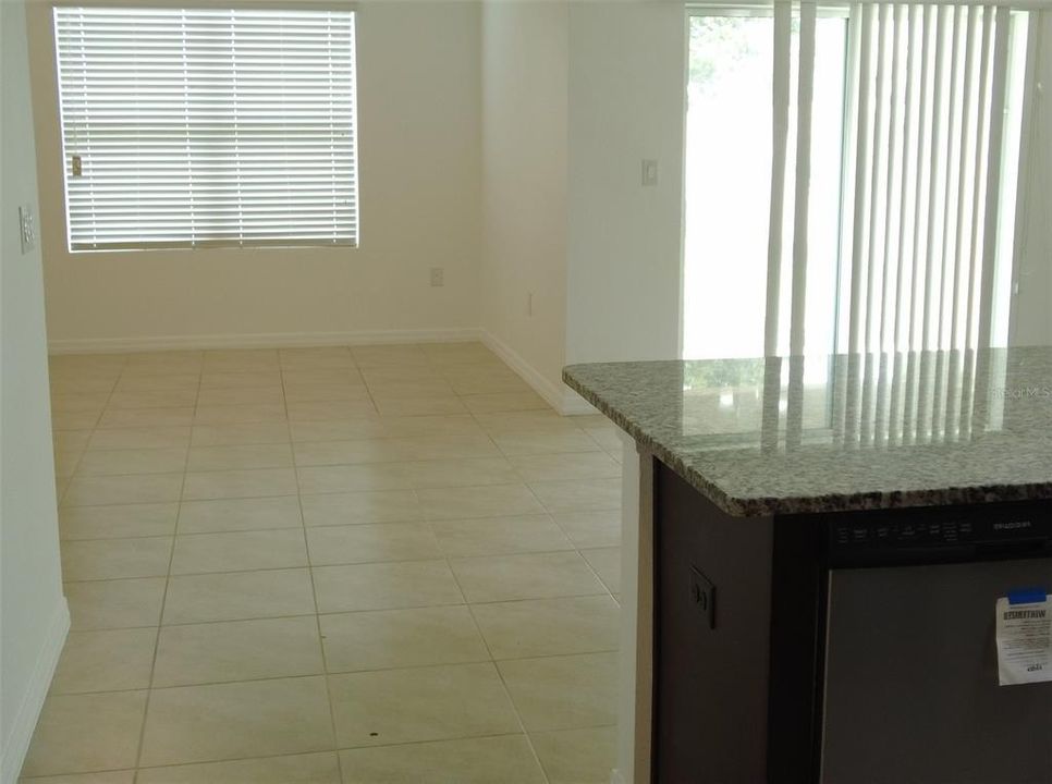 For Rent: $2,400 (4 beds, 2 baths, 1846 Square Feet)