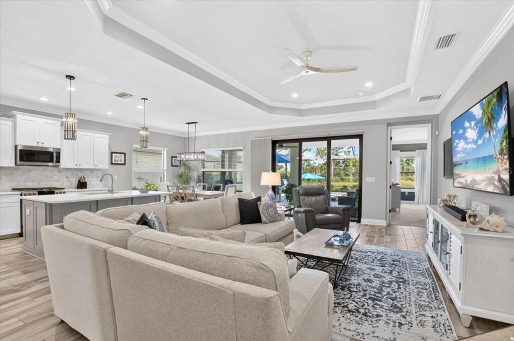 Activo con contrato: $689,000 (4 camas, 3 baños, 2068 Pies cuadrados)