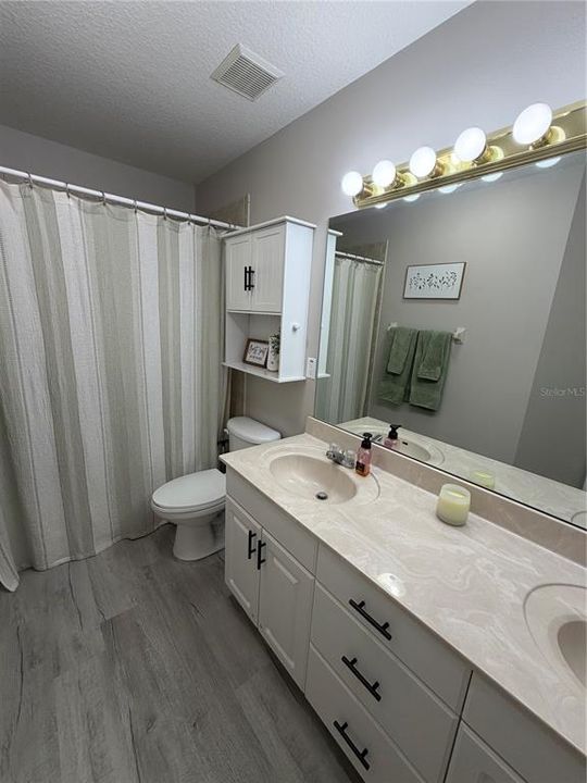 Active With Contract: $319,000 (3 beds, 2 baths, 1465 Square Feet)