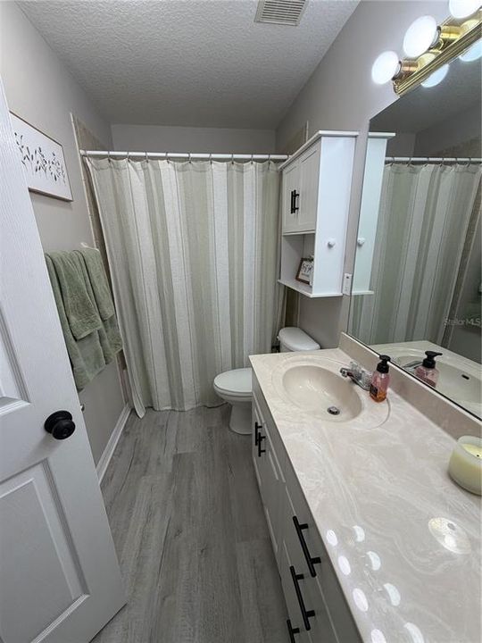 Active With Contract: $319,000 (3 beds, 2 baths, 1465 Square Feet)