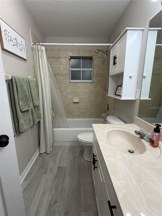 Active With Contract: $319,000 (3 beds, 2 baths, 1465 Square Feet)