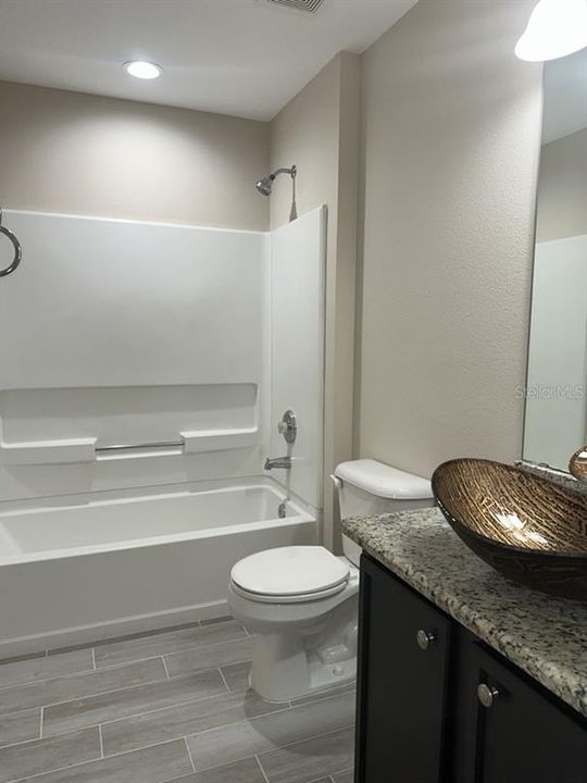 For Rent: $2,350 (3 beds, 2 baths, 1482 Square Feet)