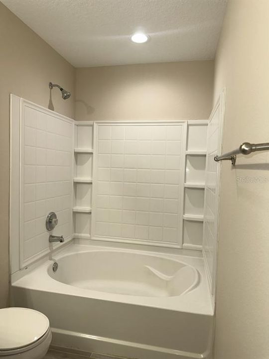 For Rent: $2,350 (3 beds, 2 baths, 1482 Square Feet)