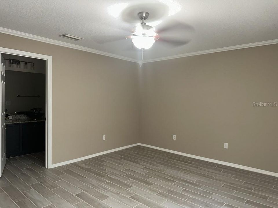 For Rent: $2,350 (3 beds, 2 baths, 1482 Square Feet)