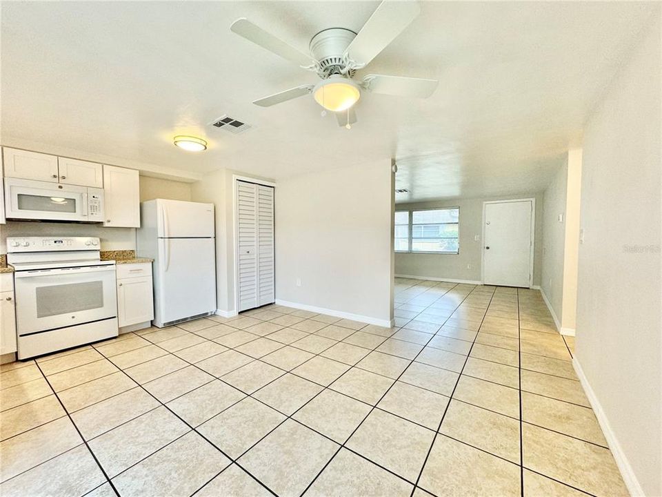 For Rent: $1,500 (2 beds, 1 baths, 900 Square Feet)