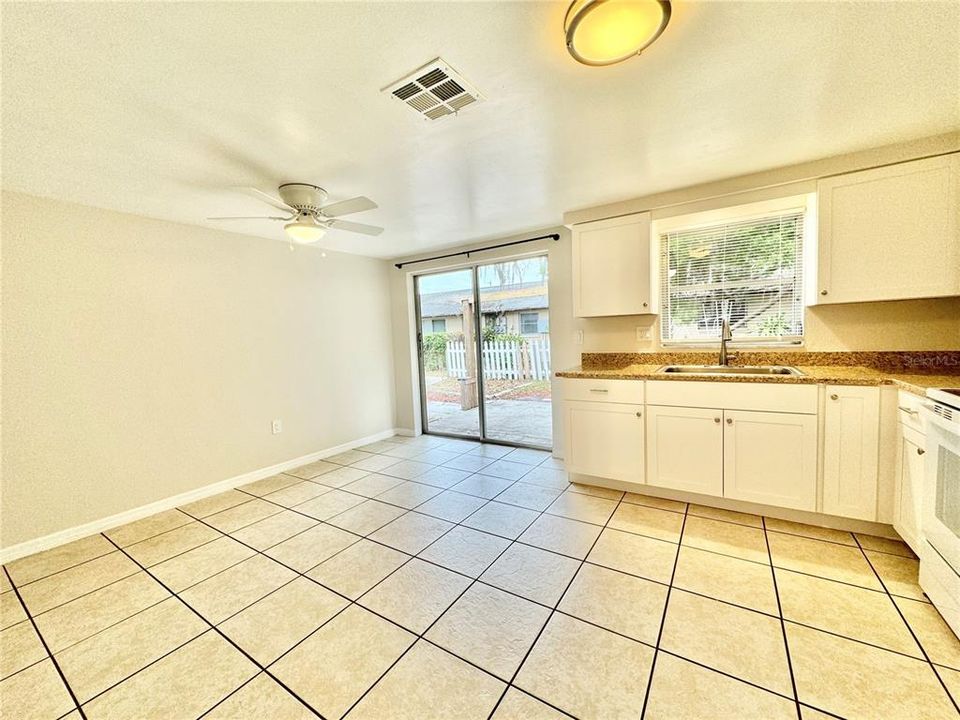 For Rent: $1,500 (2 beds, 1 baths, 900 Square Feet)