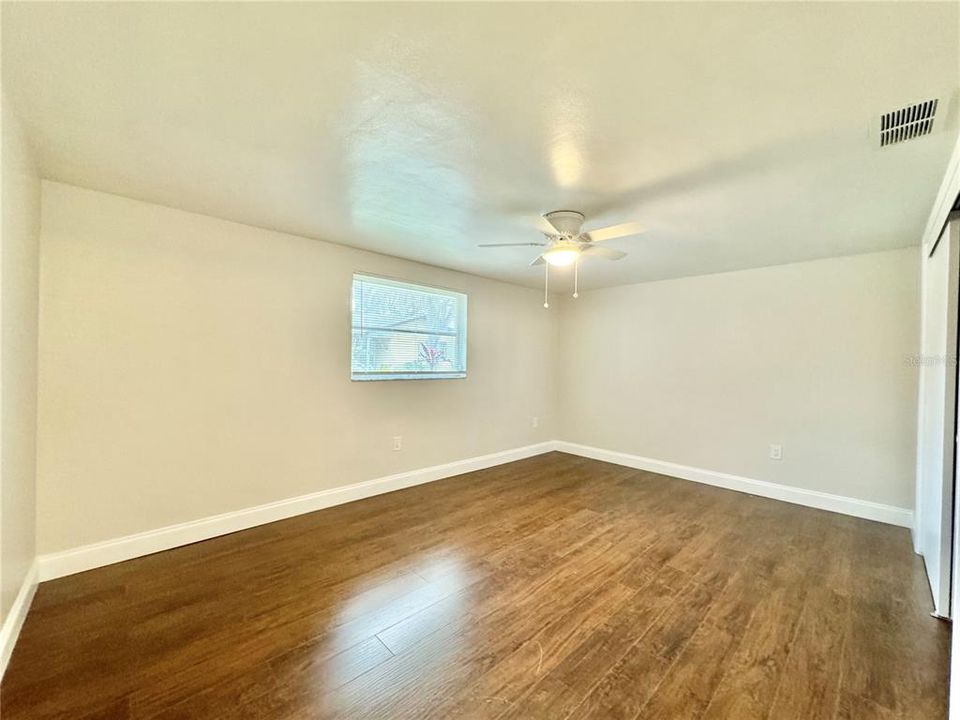 For Rent: $1,500 (2 beds, 1 baths, 900 Square Feet)