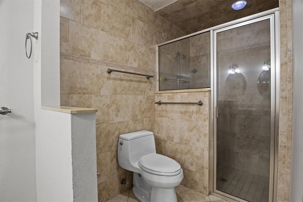 На продажу: $299,900 (4 спален, 2 ванн, 1776 Квадратных фут)