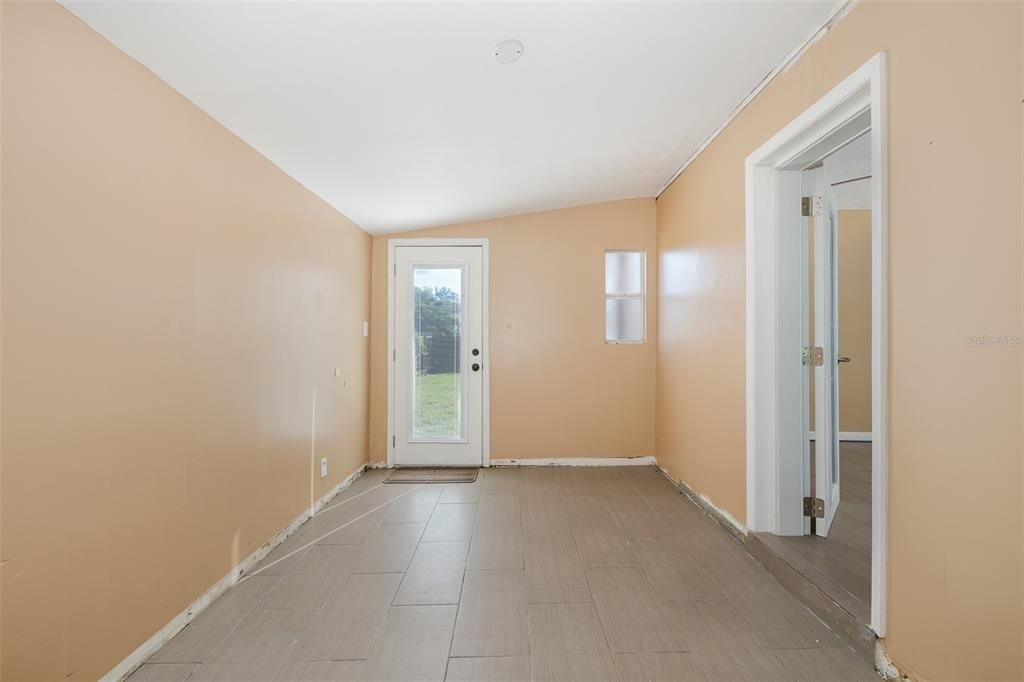 На продажу: $289,900 (3 спален, 1 ванн, 1094 Квадратных фут)