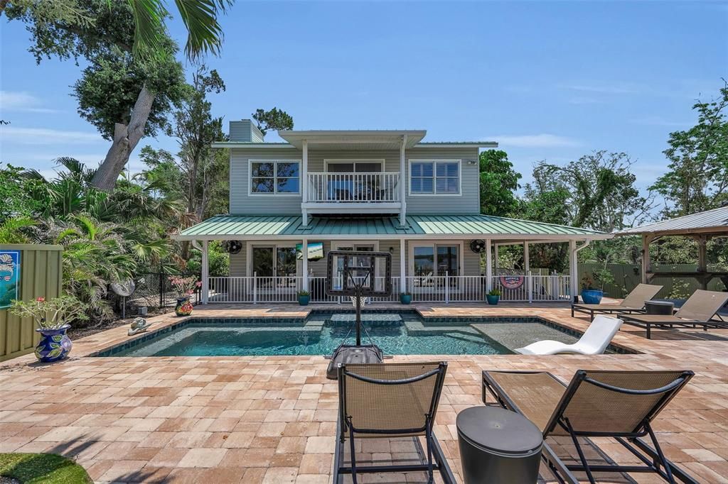 Activo con contrato: $1,875,000 (3 camas, 2 baños, 2700 Pies cuadrados)