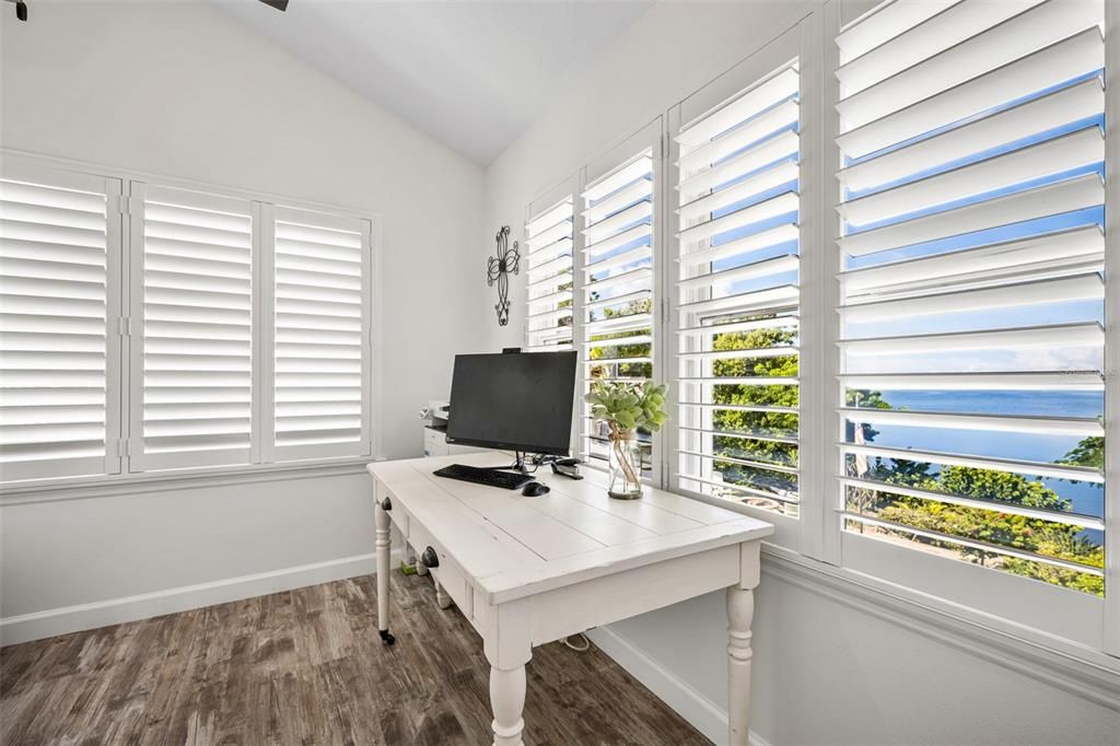 Activo con contrato: $1,875,000 (3 camas, 2 baños, 2700 Pies cuadrados)