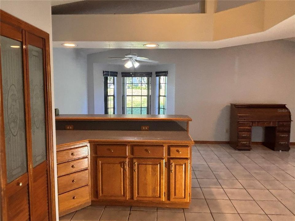 For Rent: $1,695 (3 beds, 2 baths, 1578 Square Feet)
