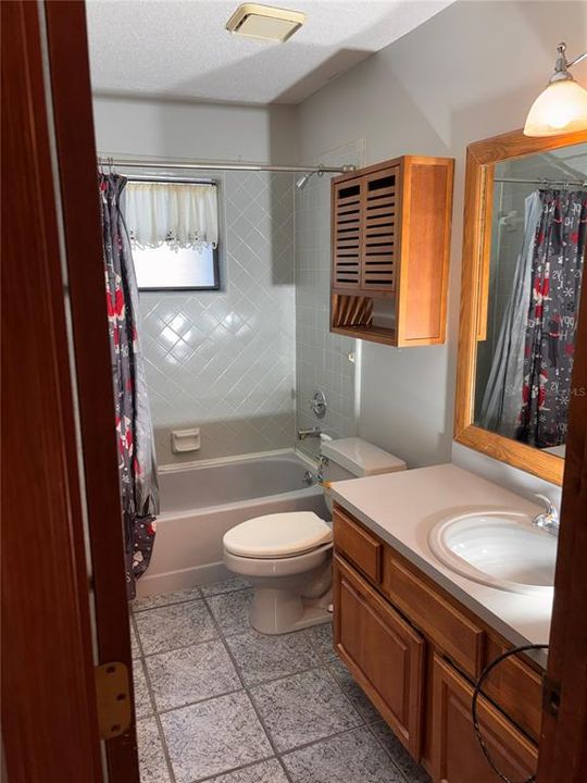 For Rent: $1,695 (3 beds, 2 baths, 1578 Square Feet)