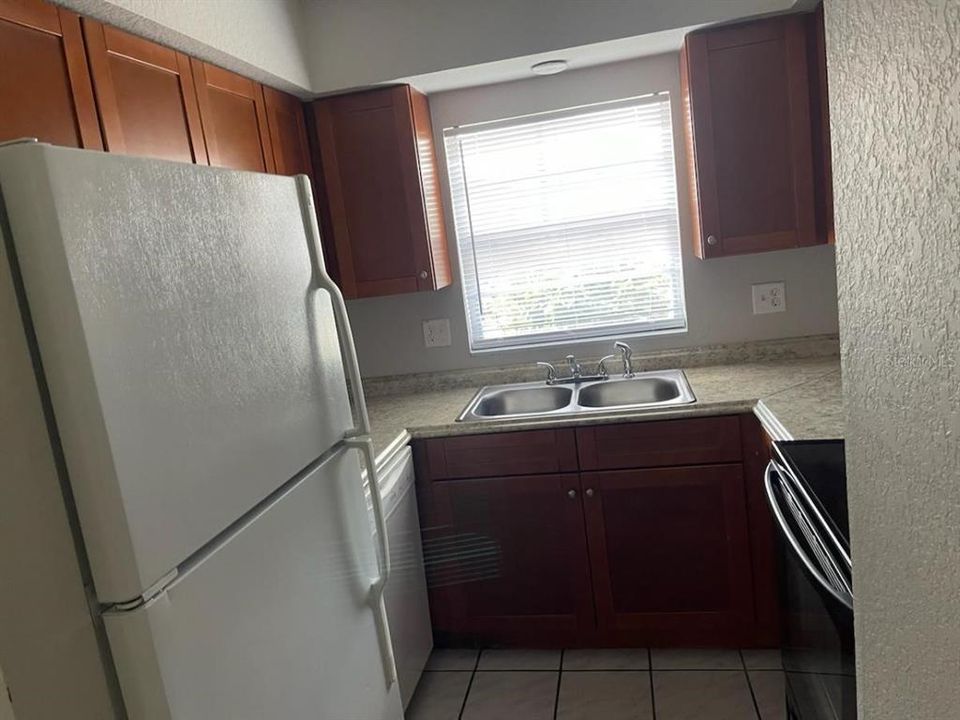 For Rent: $1,550 (3 beds, 2 baths, 1183 Square Feet)