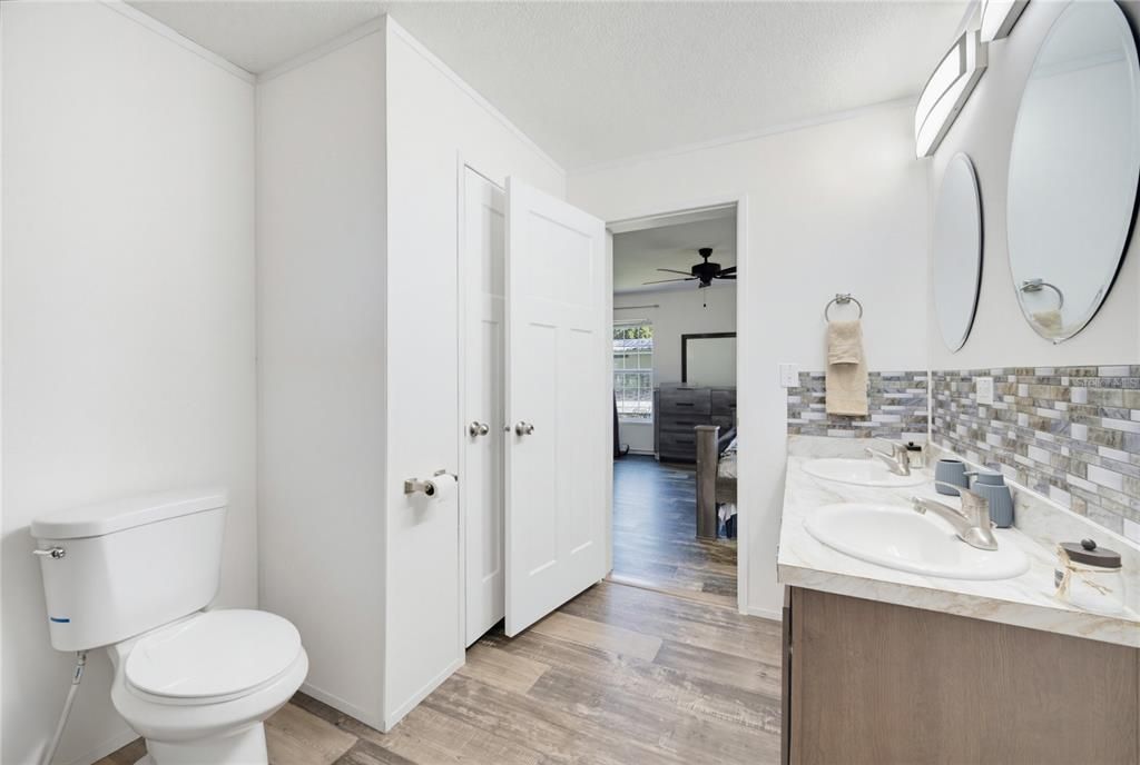 For Sale: $250,000 (3 beds, 2 baths, 1539 Square Feet)