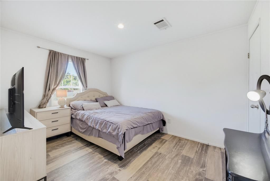 For Sale: $250,000 (3 beds, 2 baths, 1539 Square Feet)