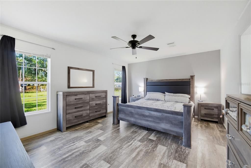 For Sale: $250,000 (3 beds, 2 baths, 1539 Square Feet)