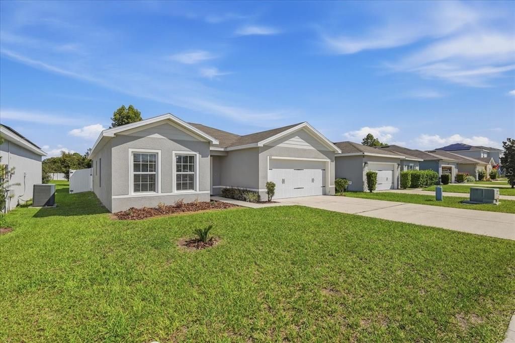 For Sale: $255,000 (3 beds, 2 baths, 1292 Square Feet)