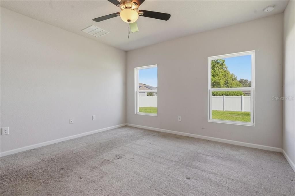 For Sale: $255,000 (3 beds, 2 baths, 1292 Square Feet)