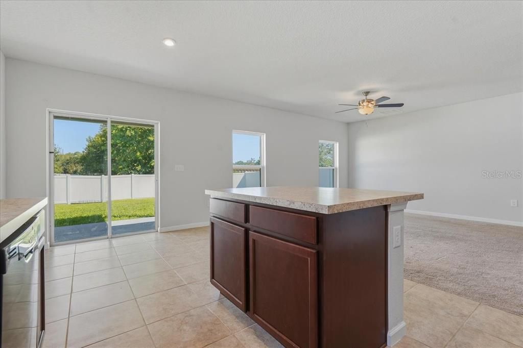 For Sale: $255,000 (3 beds, 2 baths, 1292 Square Feet)