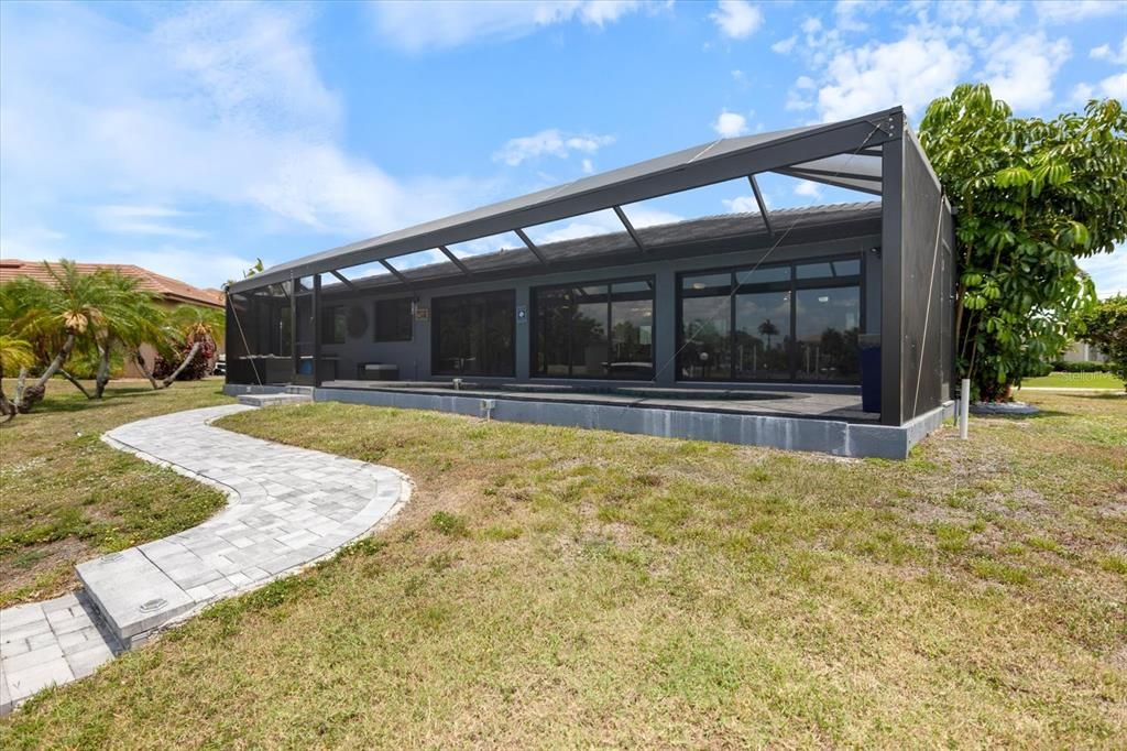 Activo con contrato: $645,900 (3 camas, 2 baños, 1717 Pies cuadrados)
