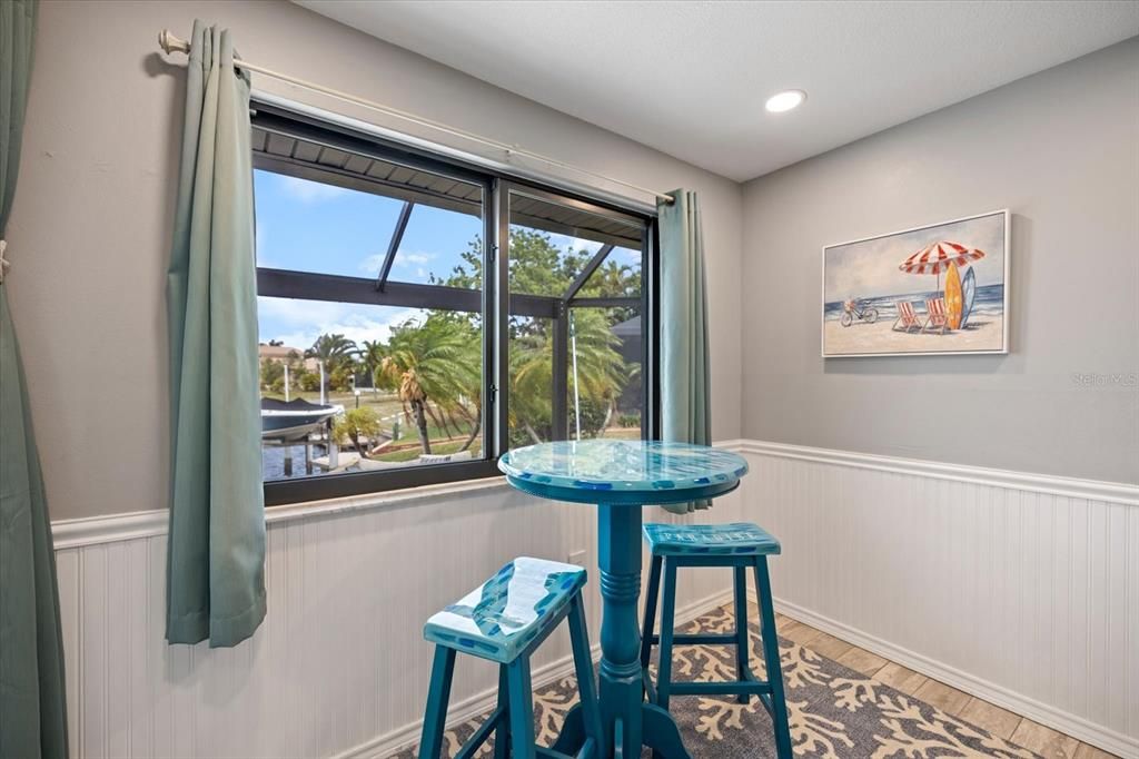 Activo con contrato: $645,900 (3 camas, 2 baños, 1717 Pies cuadrados)