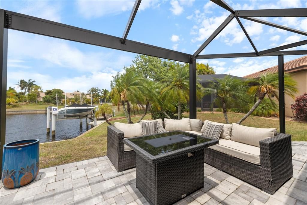 Activo con contrato: $645,900 (3 camas, 2 baños, 1717 Pies cuadrados)