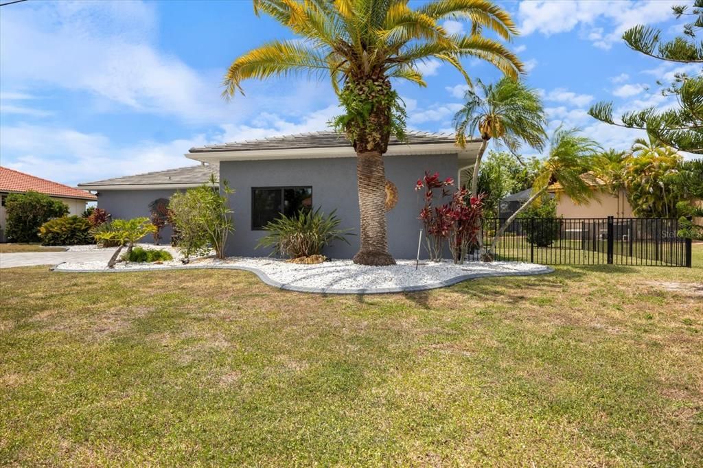 Activo con contrato: $645,900 (3 camas, 2 baños, 1717 Pies cuadrados)