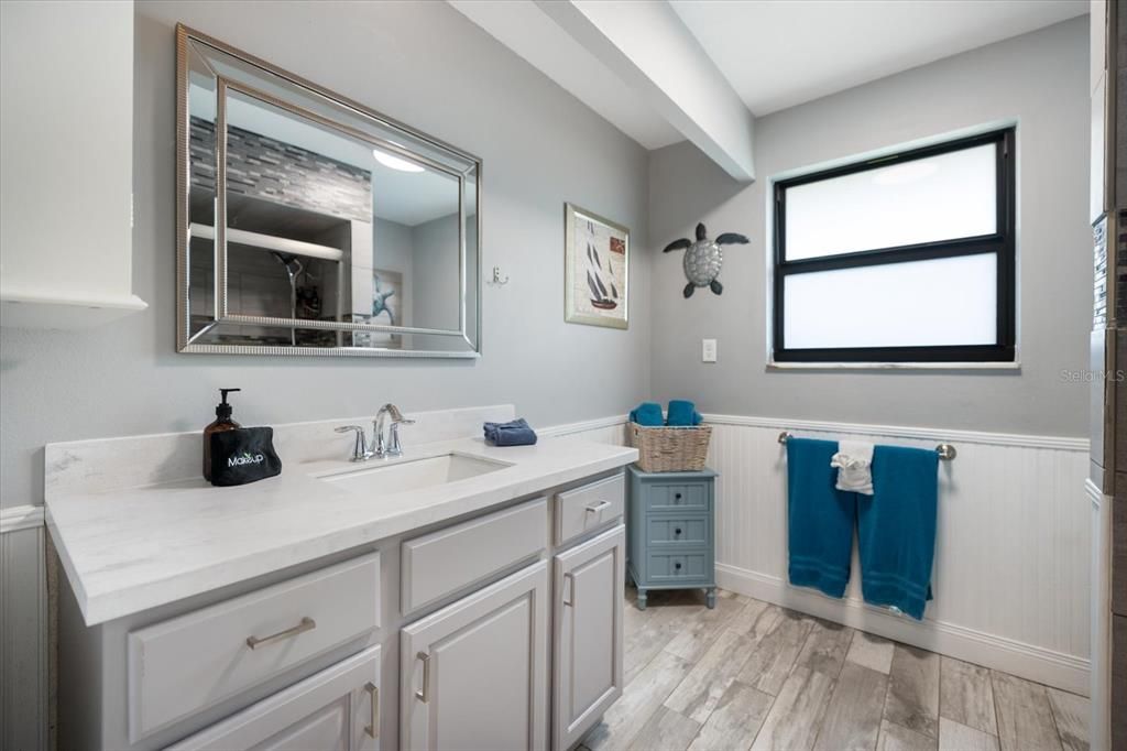 Activo con contrato: $645,900 (3 camas, 2 baños, 1717 Pies cuadrados)