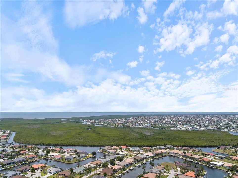 Activo con contrato: $645,900 (3 camas, 2 baños, 1717 Pies cuadrados)