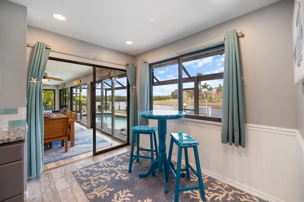 Activo con contrato: $645,900 (3 camas, 2 baños, 1717 Pies cuadrados)