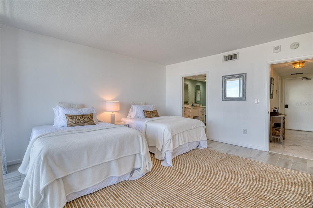 For Rent: $3,500 (2 beds, 2 baths, 1269 Square Feet)