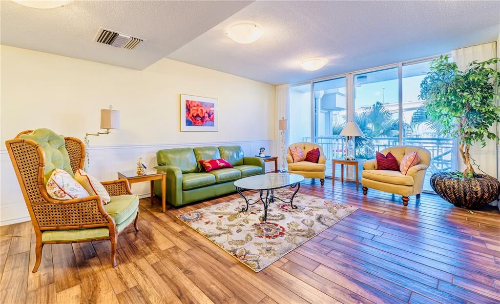 For Rent: $3,500 (2 beds, 2 baths, 1269 Square Feet)