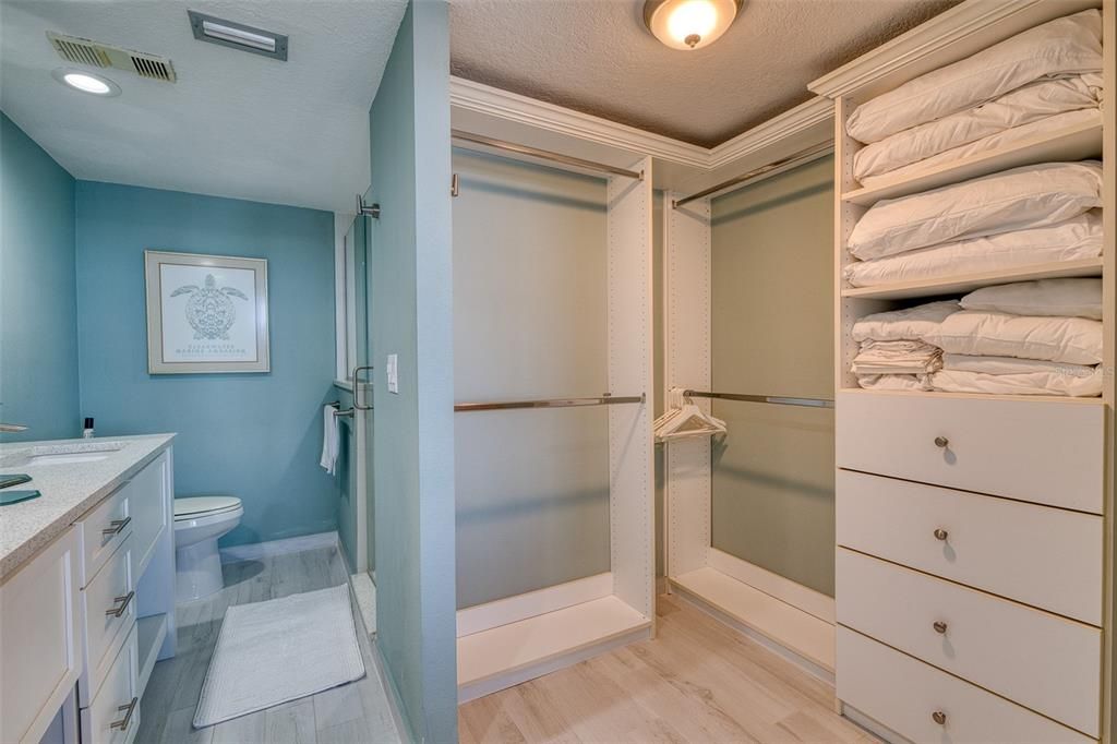 For Rent: $3,500 (2 beds, 2 baths, 1269 Square Feet)