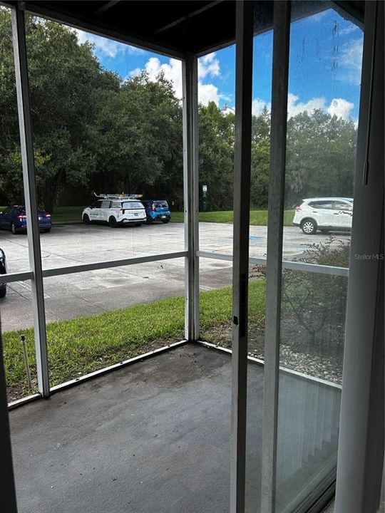 For Sale: $165,000 (2 beds, 2 baths, 910 Square Feet)