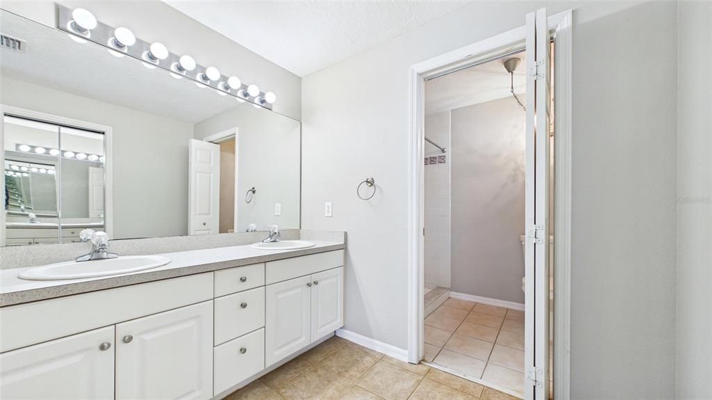 В аренду: $3,800 (4 спален, 2 ванн, 1710 Квадратных фут)